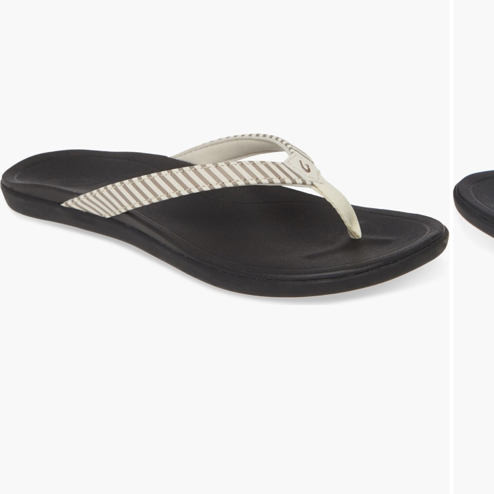 NWT olukai Ho’opio flip flops